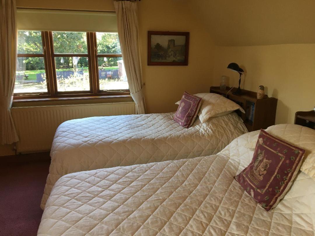 Castle Farmhouse Bed And Breakfast Glenfield Extérieur photo